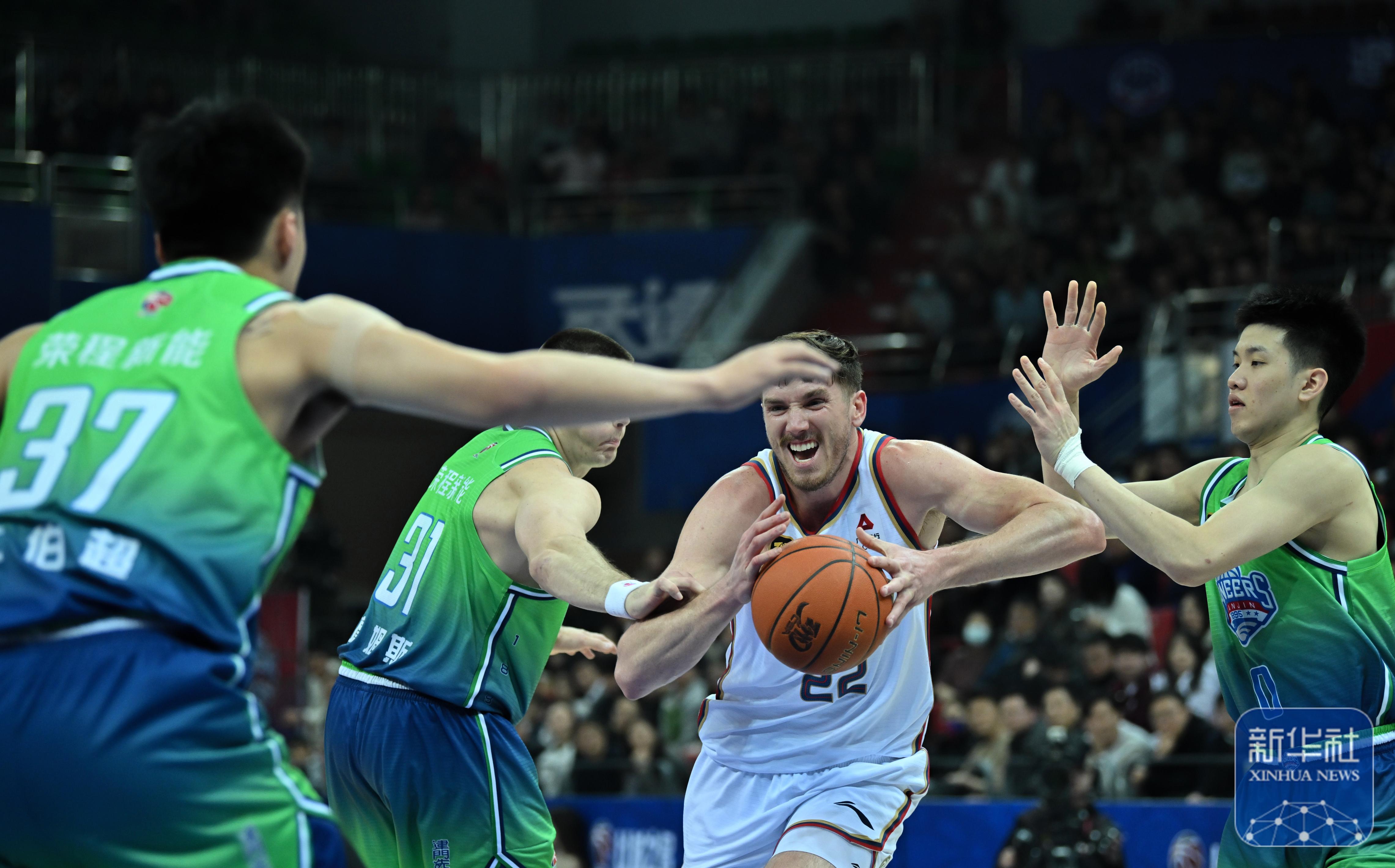 开云体育官网包含赛地聚焦——欧篮联赛后热度飙升,费城76人临场应变,管理层满意,资深球员宣示担当的词条